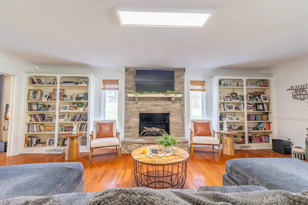 324 Little Creek Road Somerset KY 42503