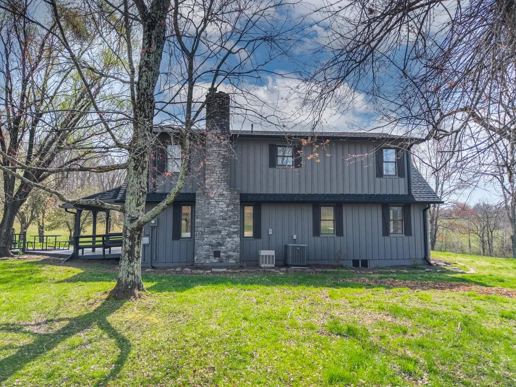 324 Little Creek Road Somerset KY 42503