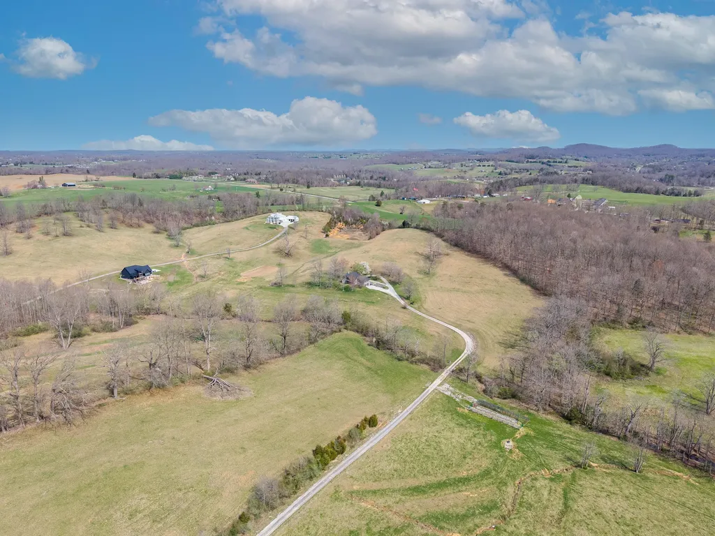 324 Little Creek Road Somerset KY 42503