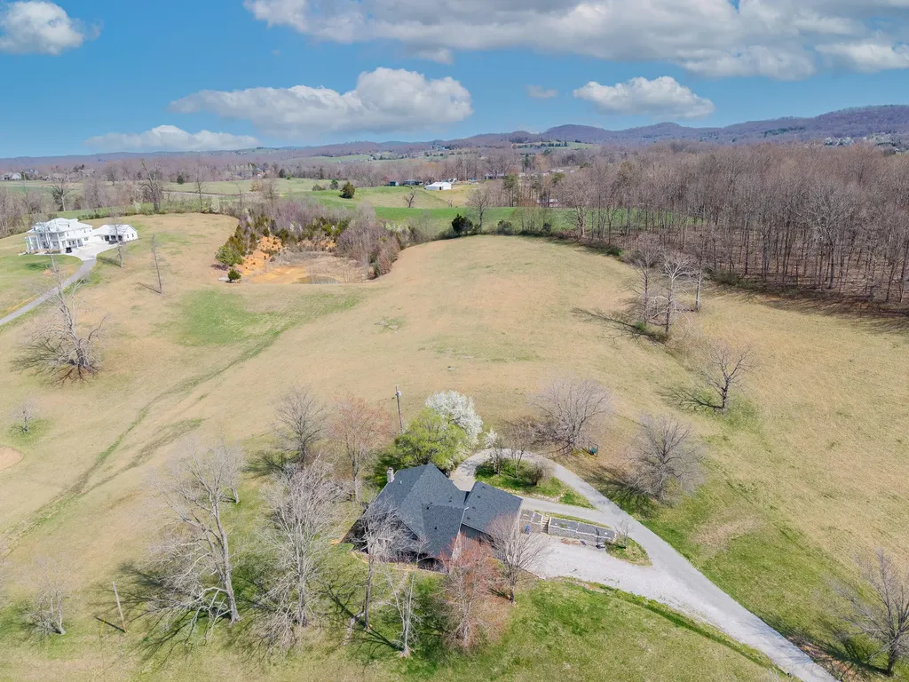 324 Little Creek Road Somerset KY 42503