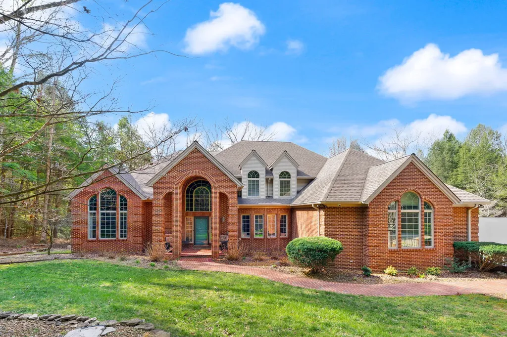 1917 Mallard Drive London KY 40741