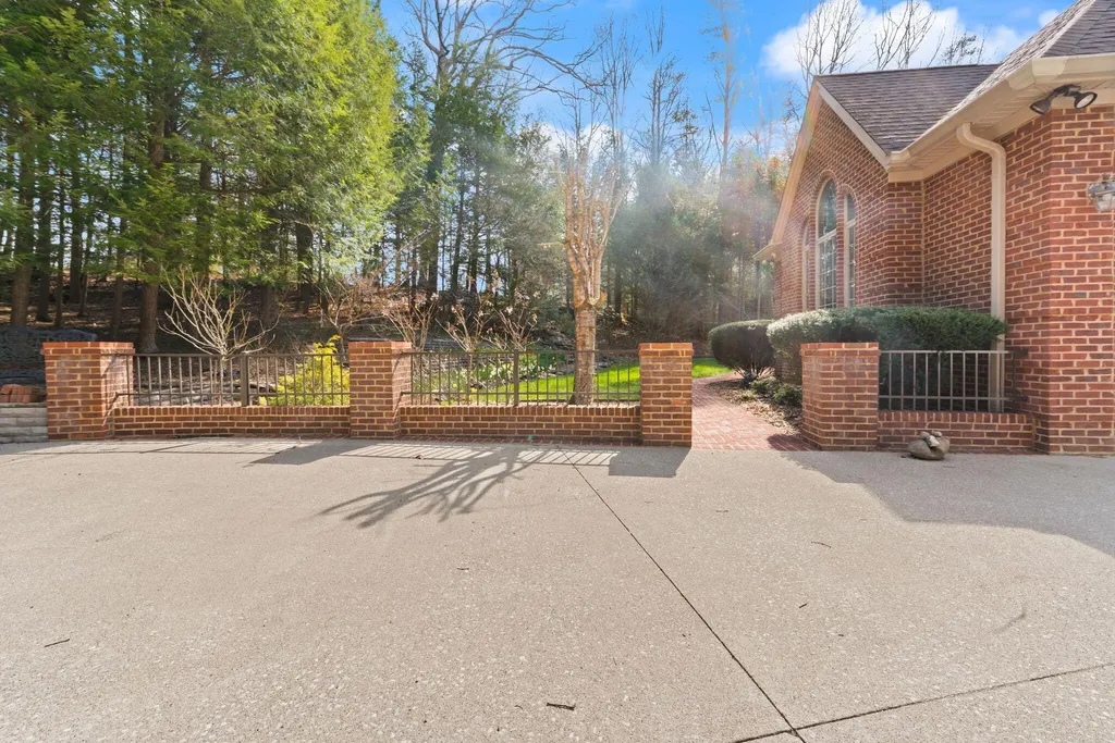 1917 Mallard Drive London KY 40741
