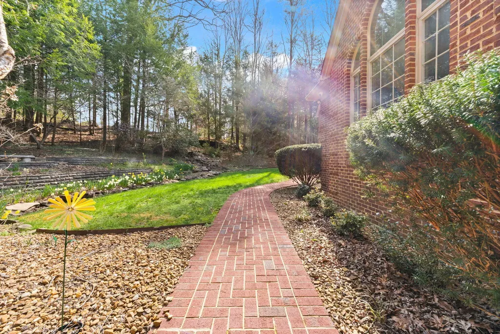 1917 Mallard Drive London KY 40741