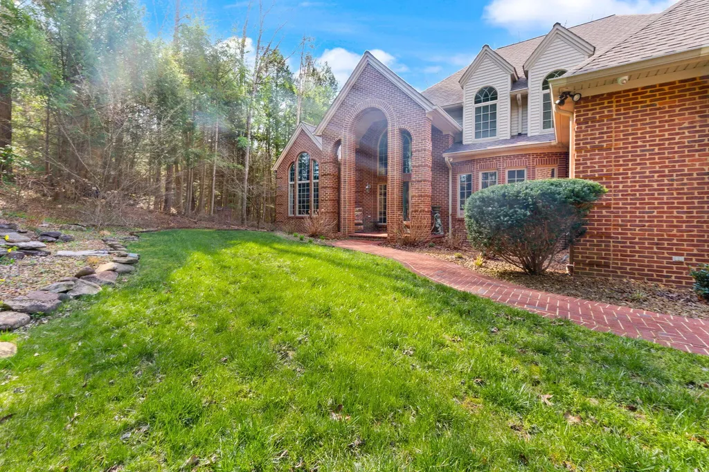 1917 Mallard Drive London KY 40741