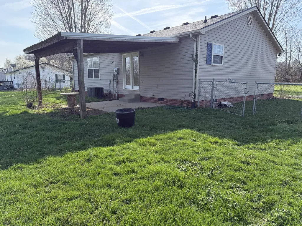725 Muddy Creek S. Road Berea KY 40403