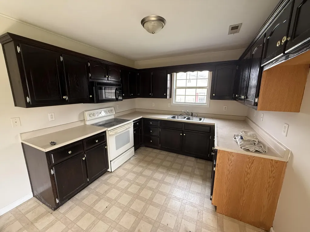 725 Muddy Creek S. Road Berea KY 40403