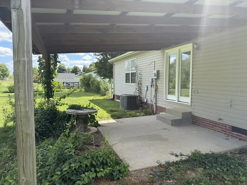 725 Muddy Creek S. Road Berea KY 40403