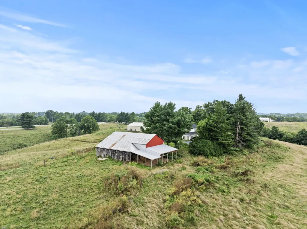 1050 Bannister Pike Dry Ridge KY 41035
