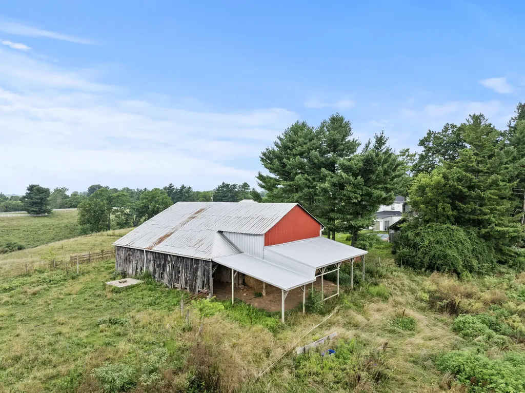 1050 Bannister Pike Dry Ridge KY 41035