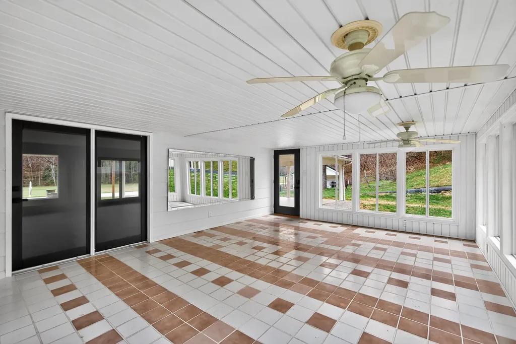 8076 Ky-638 Manchester KY 40962