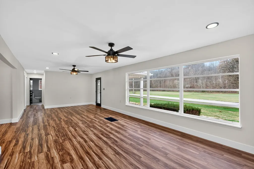 8076 Ky-638 Manchester KY 40962