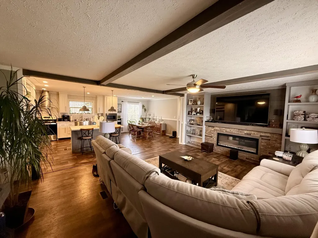 7241 Ky-49 Liberty KY 42539