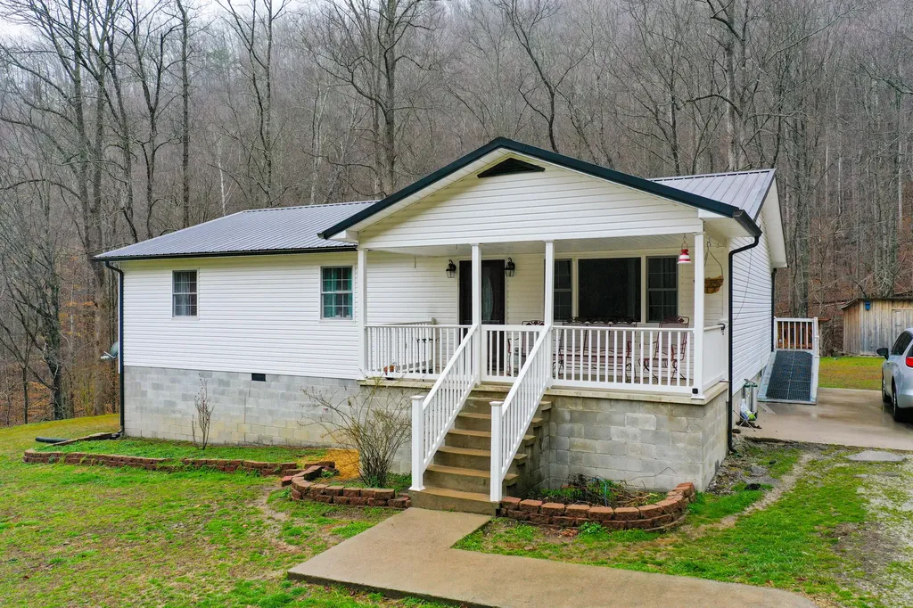1291 Polls Creek Road Smilax KY 41764