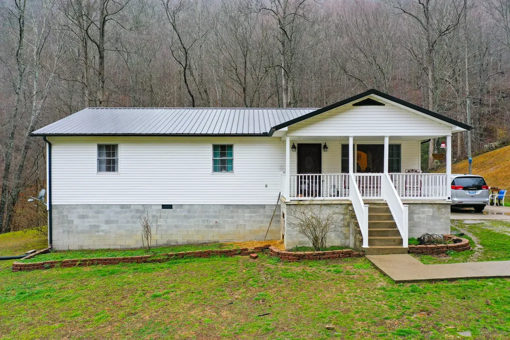 1291 Polls Creek Road Smilax KY 41764