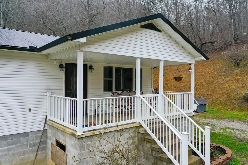 1291 Polls Creek Road Smilax KY 41764