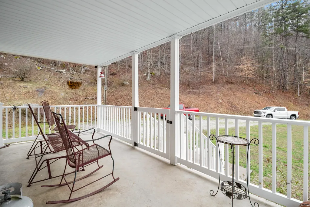 1291 Polls Creek Road Smilax KY 41764