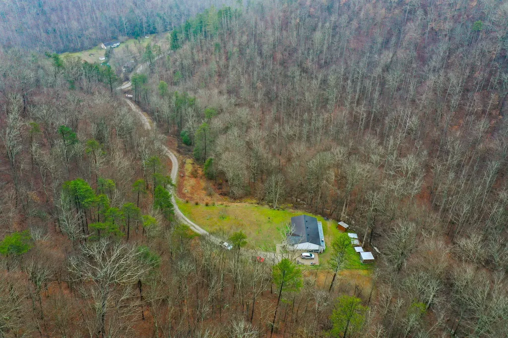 1291 Polls Creek Road Smilax KY 41764