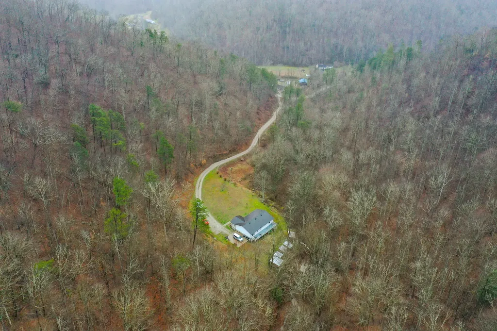 1291 Polls Creek Road Smilax KY 41764