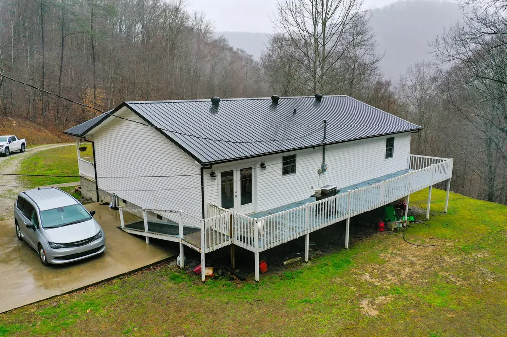 1291 Polls Creek Road Smilax KY 41764