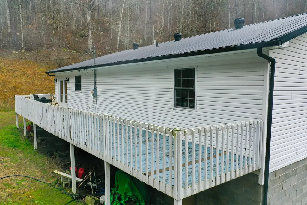 1291 Polls Creek Road Smilax KY 41764