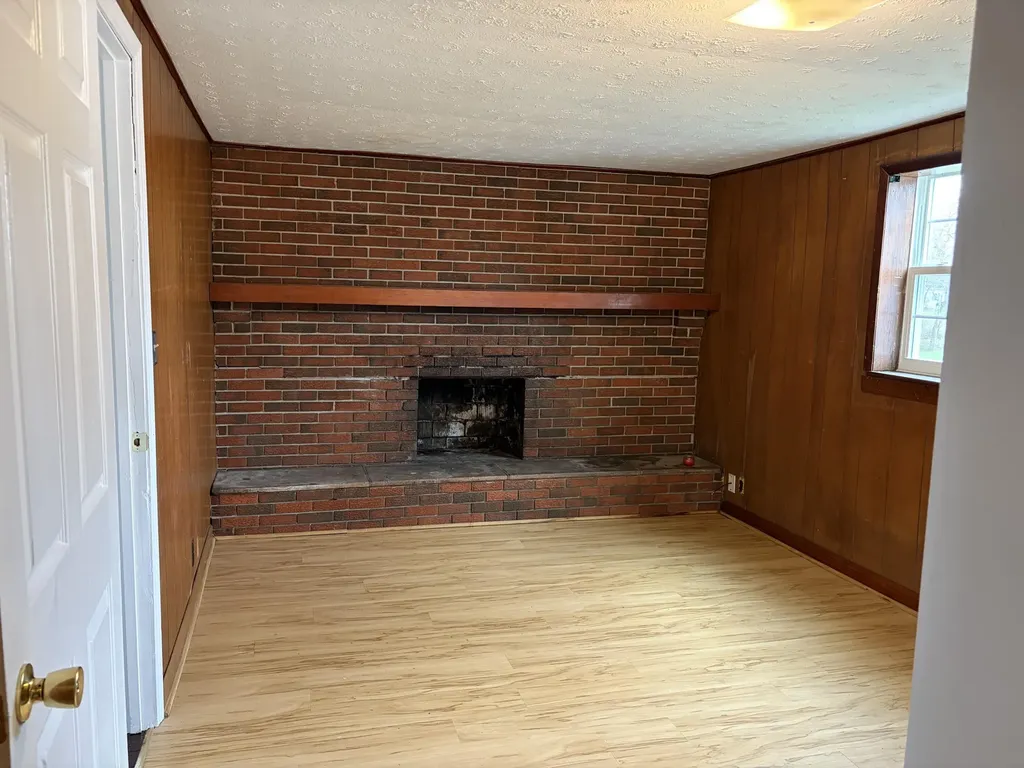 8105 Barbourville Road London KY 40744