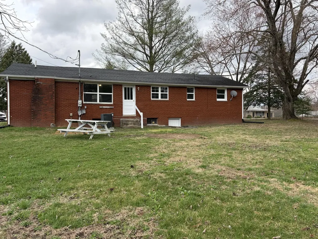 8105 Barbourville Road London KY 40744