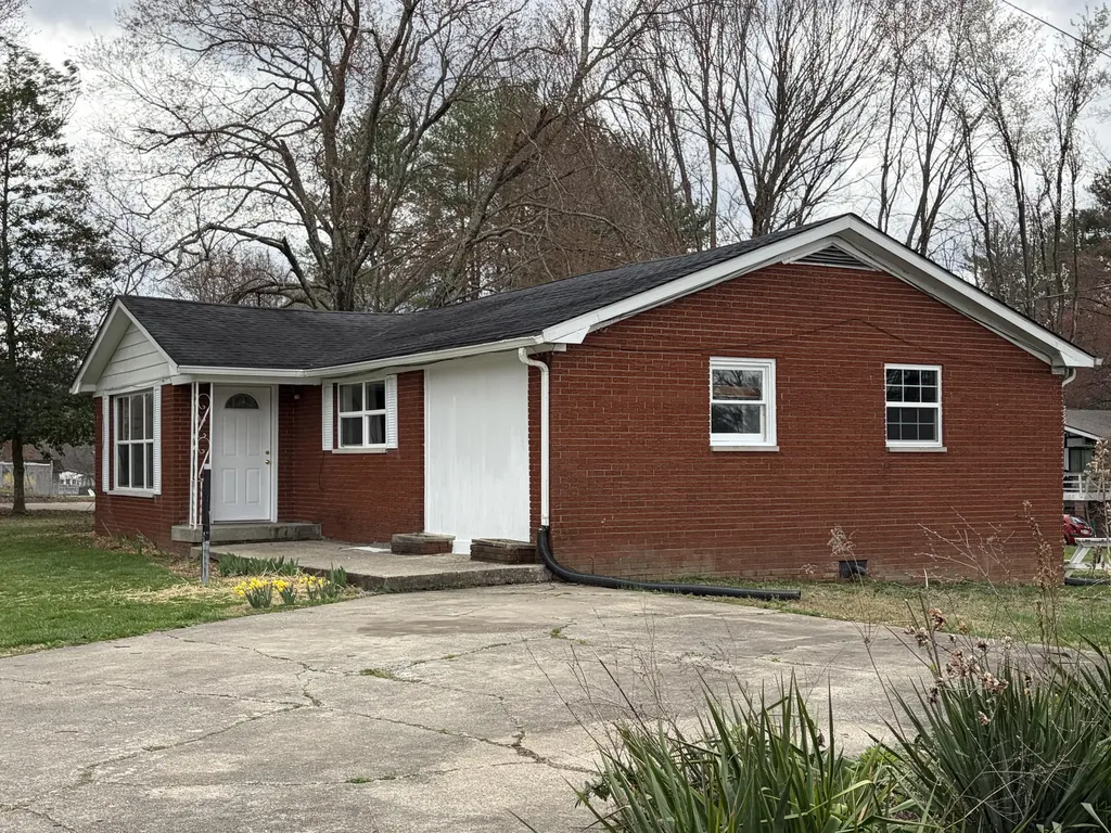 8105 Barbourville Road London KY 40744