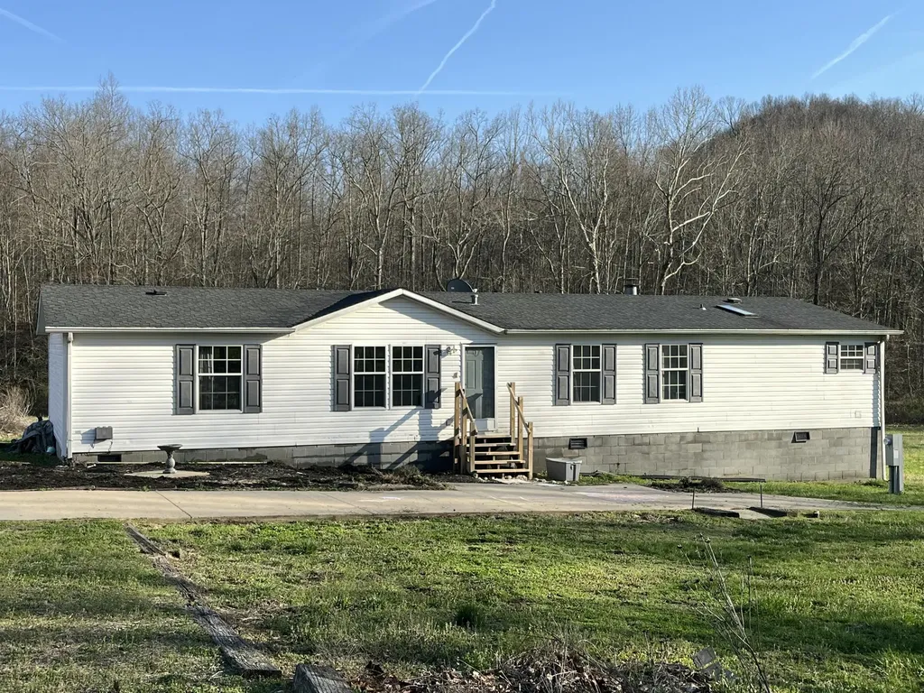2864 Scrubgrass Road Gravel Switch KY 40328