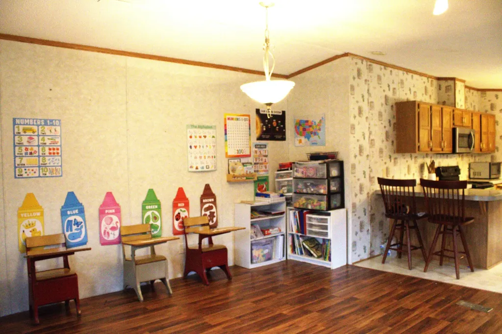 2864 Scrubgrass Road Gravel Switch KY 40328