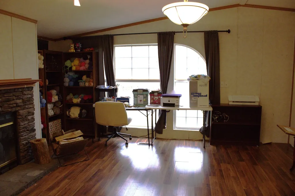 2864 Scrubgrass Road Gravel Switch KY 40328