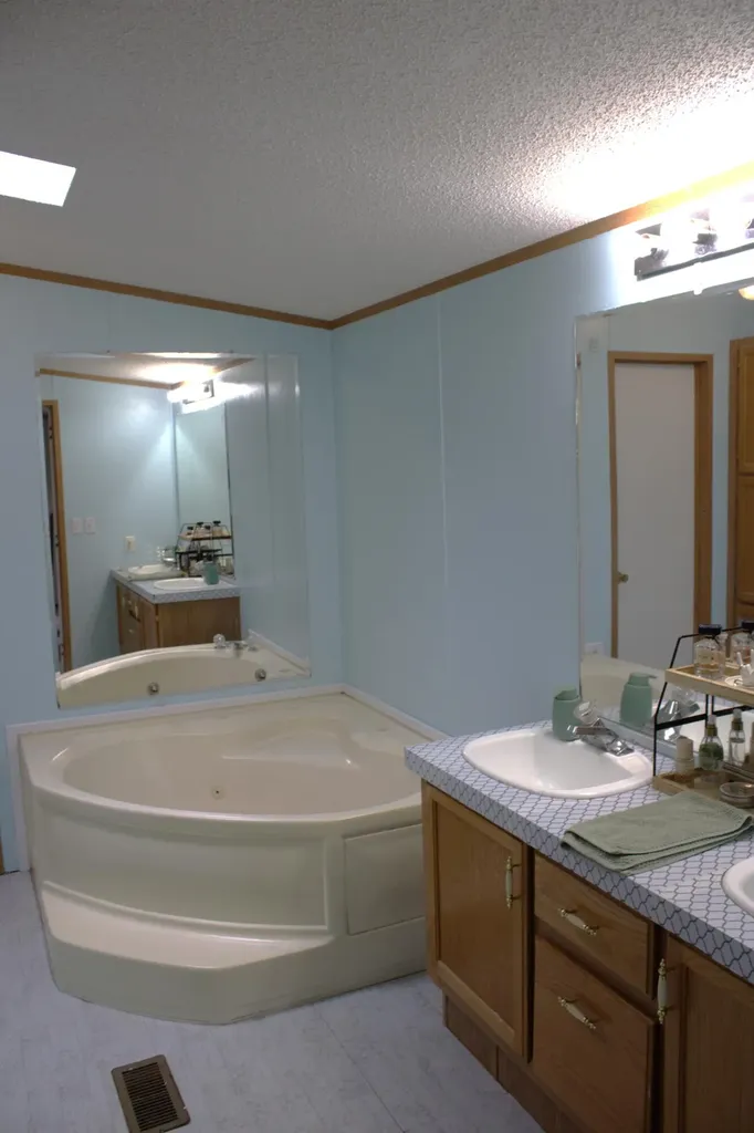 2864 Scrubgrass Road Gravel Switch KY 40328