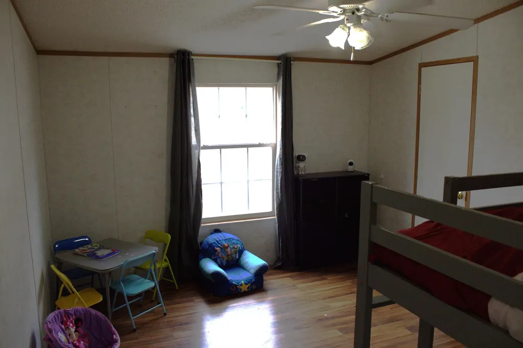 2864 Scrubgrass Road Gravel Switch KY 40328