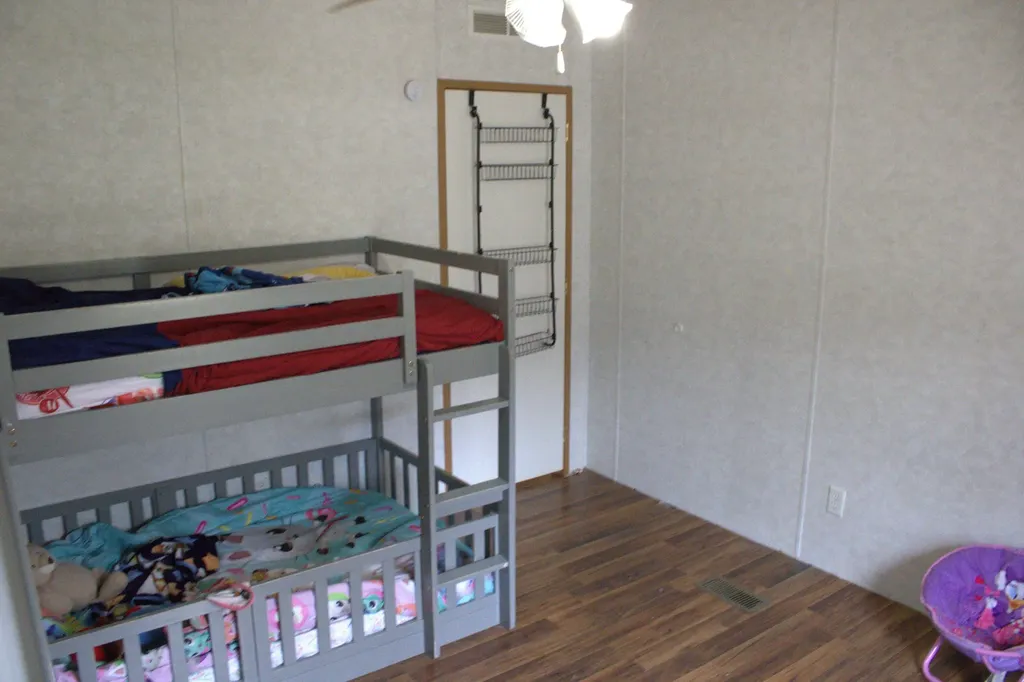 2864 Scrubgrass Road Gravel Switch KY 40328
