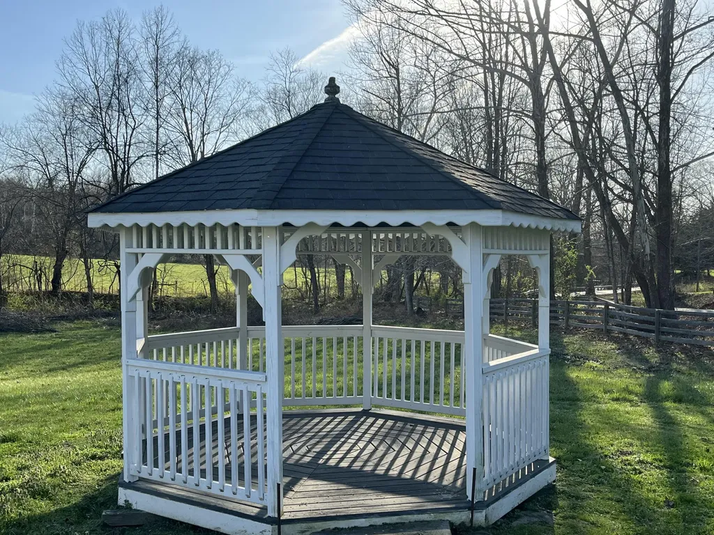 2864 Scrubgrass Road Gravel Switch KY 40328