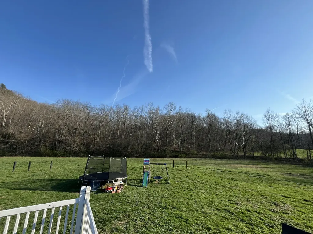 2864 Scrubgrass Road Gravel Switch KY 40328