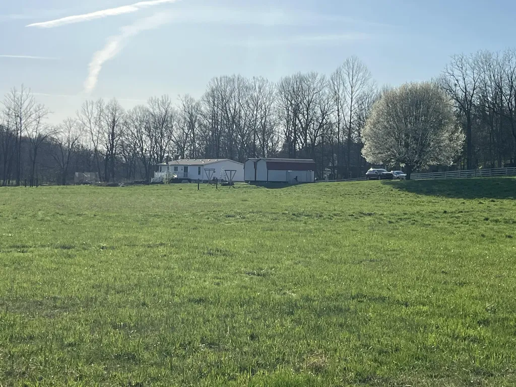 2864 Scrubgrass Road Gravel Switch KY 40328