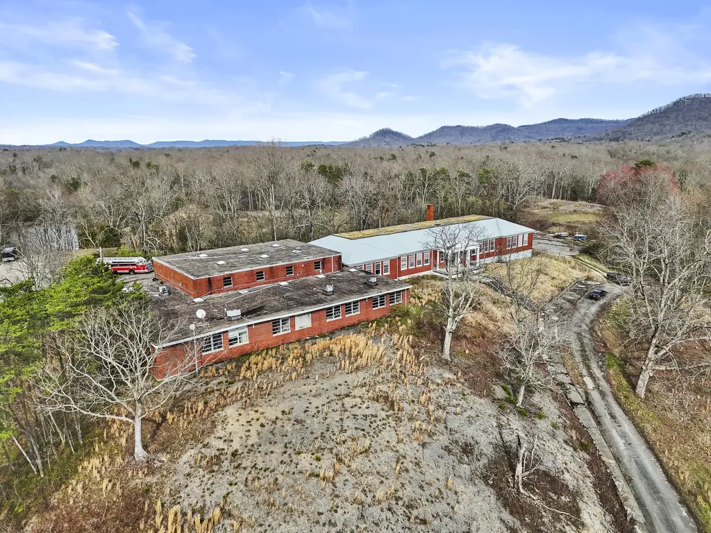 6930 Winchester Road Irvine KY 40336