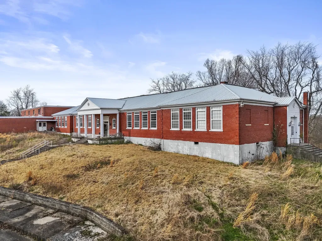 6930 Winchester Road Irvine KY 40336