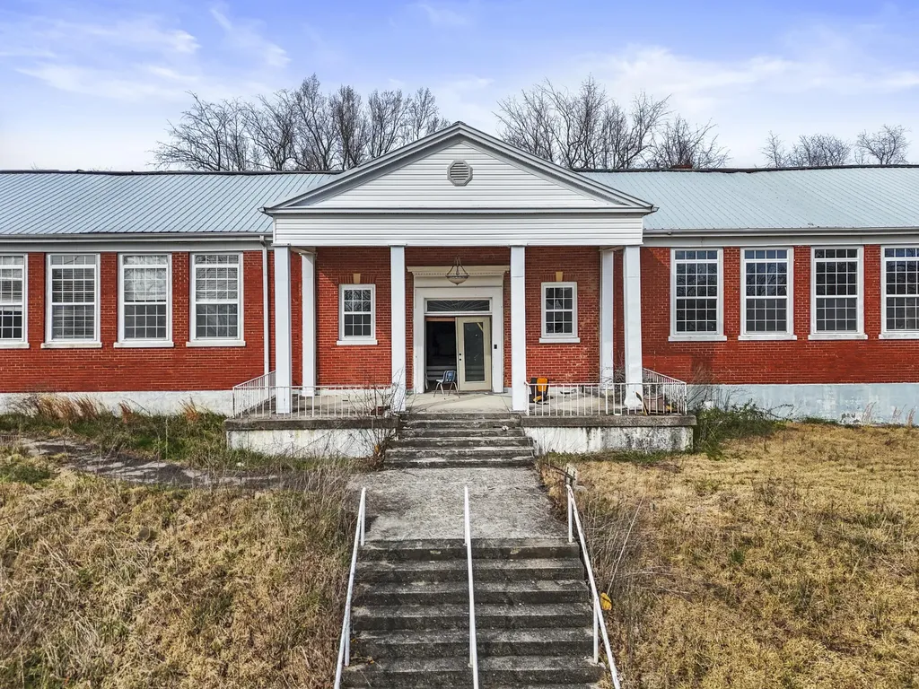 6930 Winchester Road Irvine KY 40336