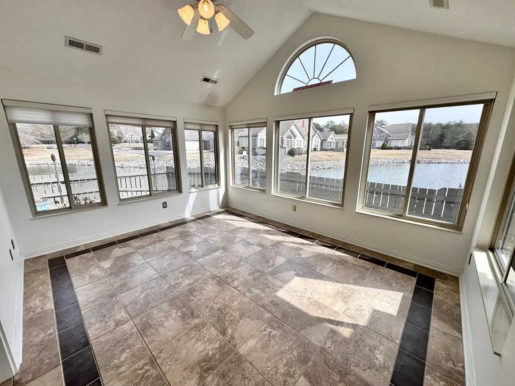 433 Deer Lake Place Bronston KY 42518