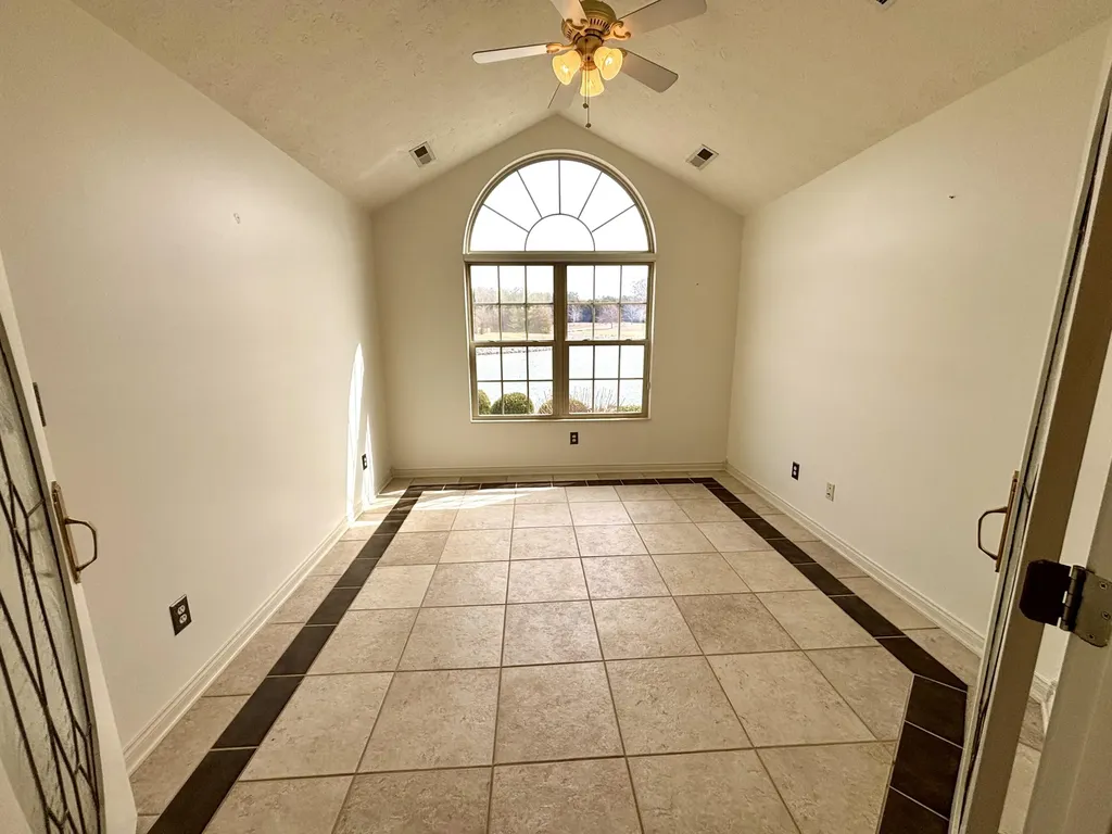 433 Deer Lake Place Bronston KY 42518