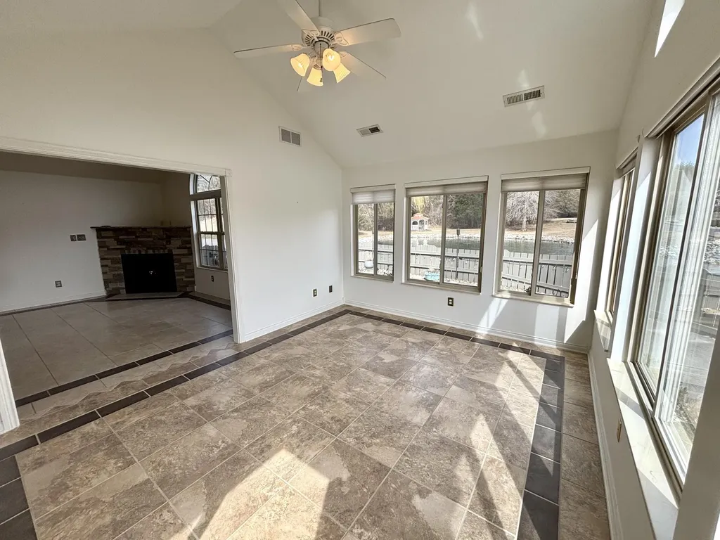 433 Deer Lake Place Bronston KY 42518