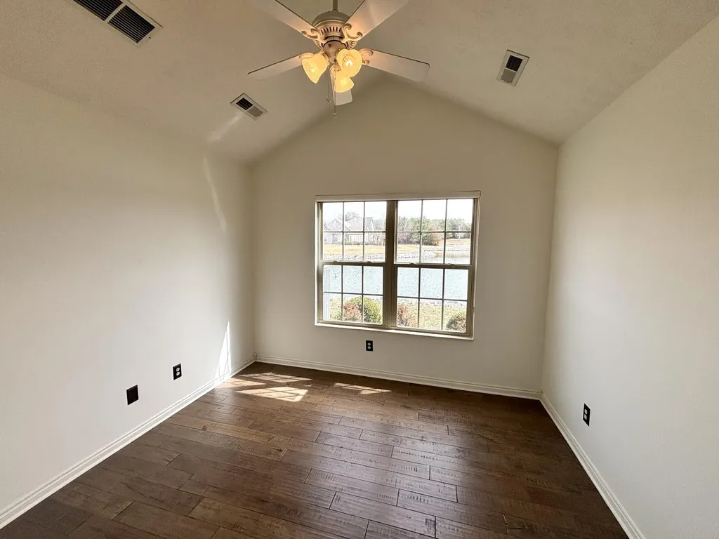 433 Deer Lake Place Bronston KY 42518