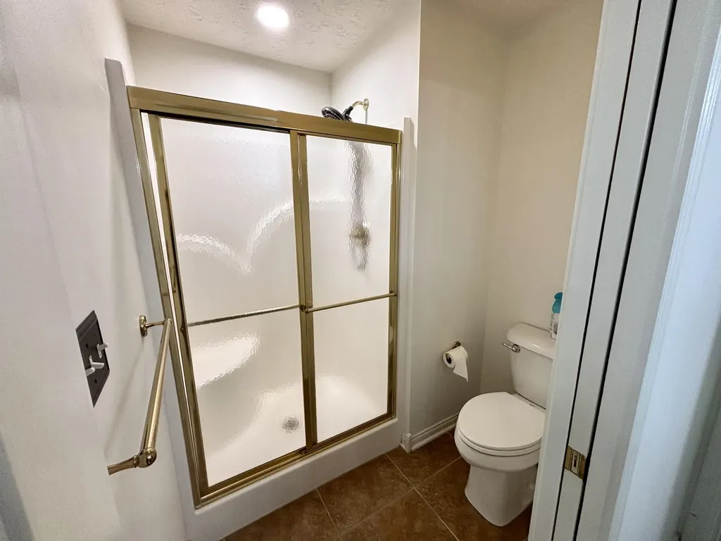 433 Deer Lake Place Bronston KY 42518