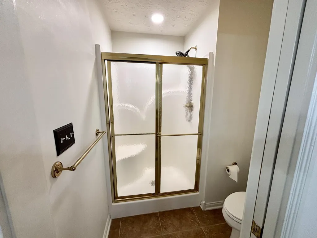 433 Deer Lake Place Bronston KY 42518