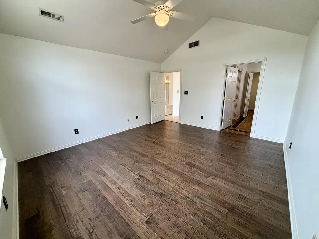 433 Deer Lake Place Bronston KY 42518