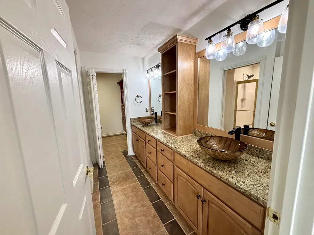 433 Deer Lake Place Bronston KY 42518