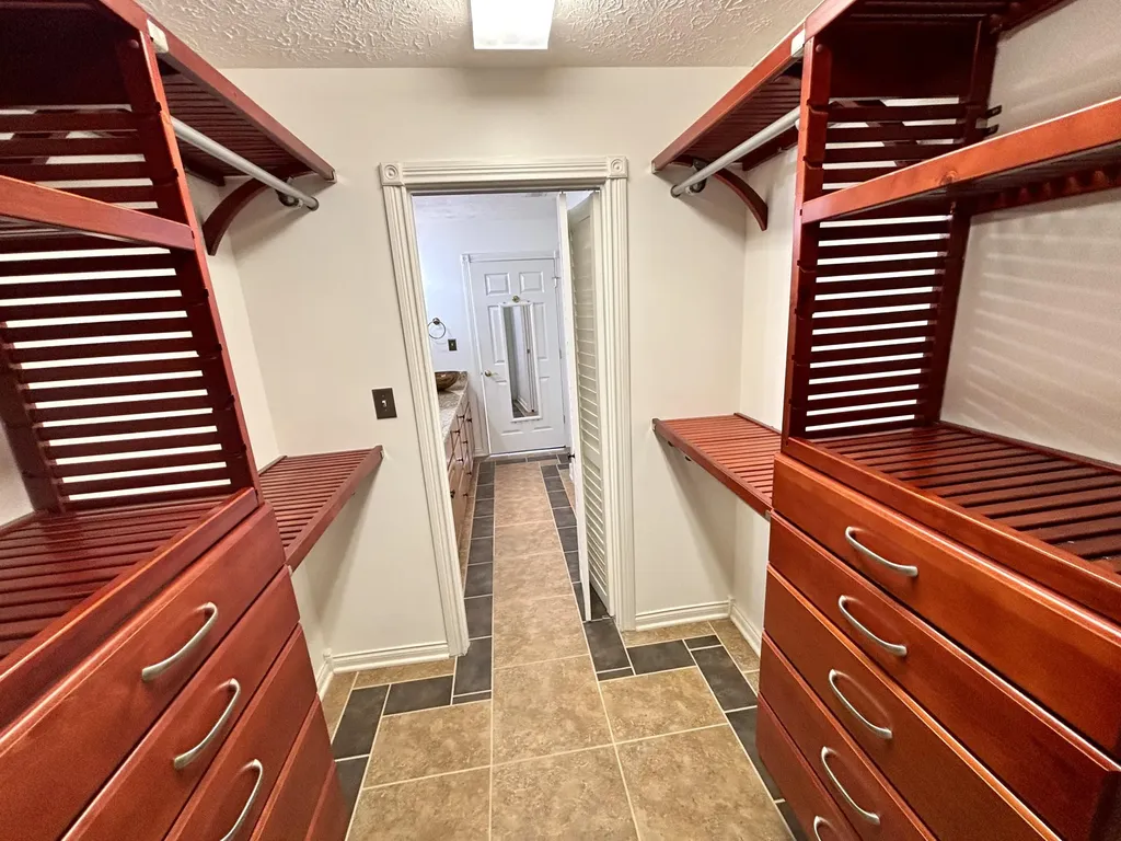 433 Deer Lake Place Bronston KY 42518