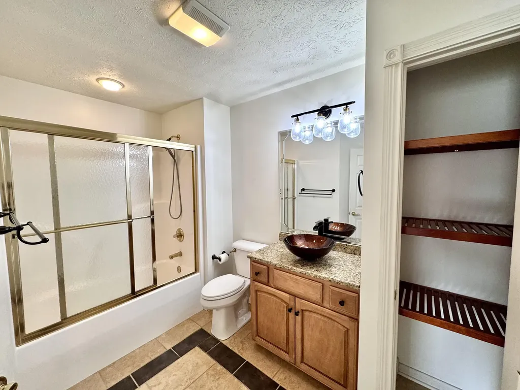 433 Deer Lake Place Bronston KY 42518