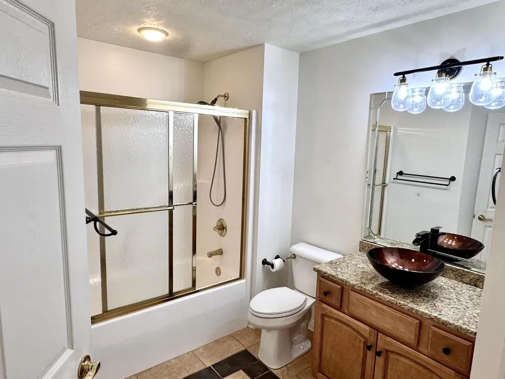 433 Deer Lake Place Bronston KY 42518